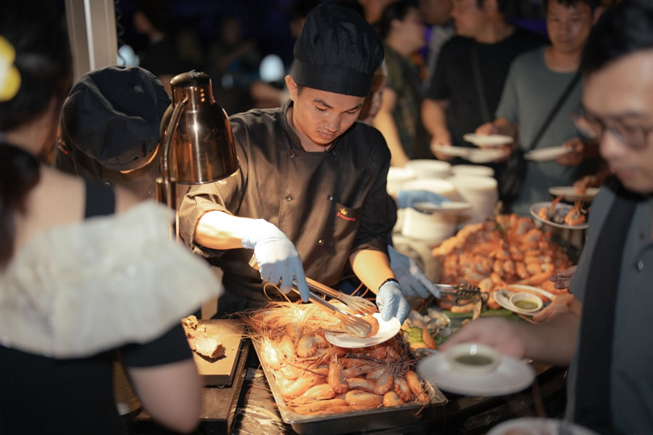 The Planet Cruise Dinner