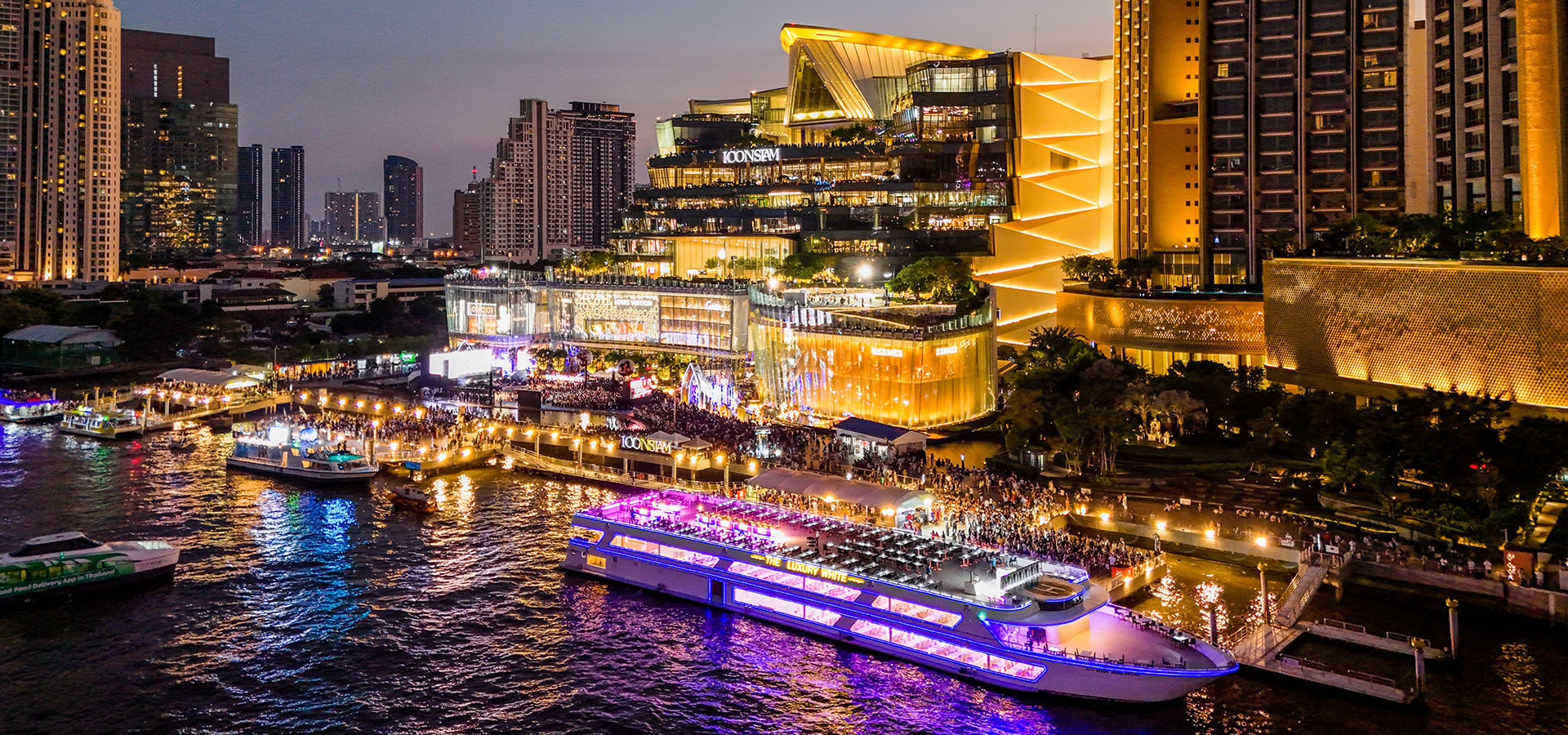 The Luxury White Dinner Cruise @ICONSIAM