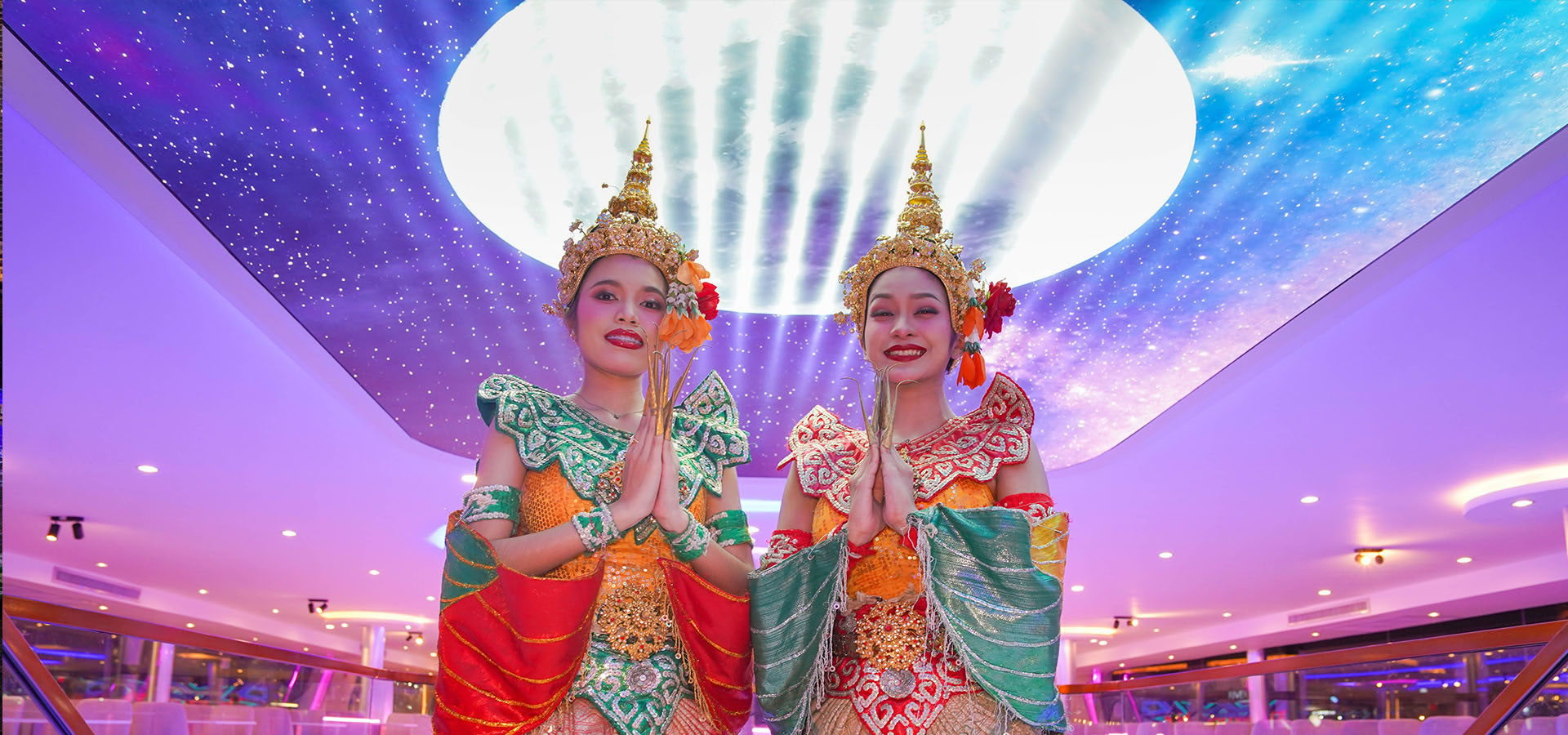 The Luxury White Dinner Cruise @ICONSIAM