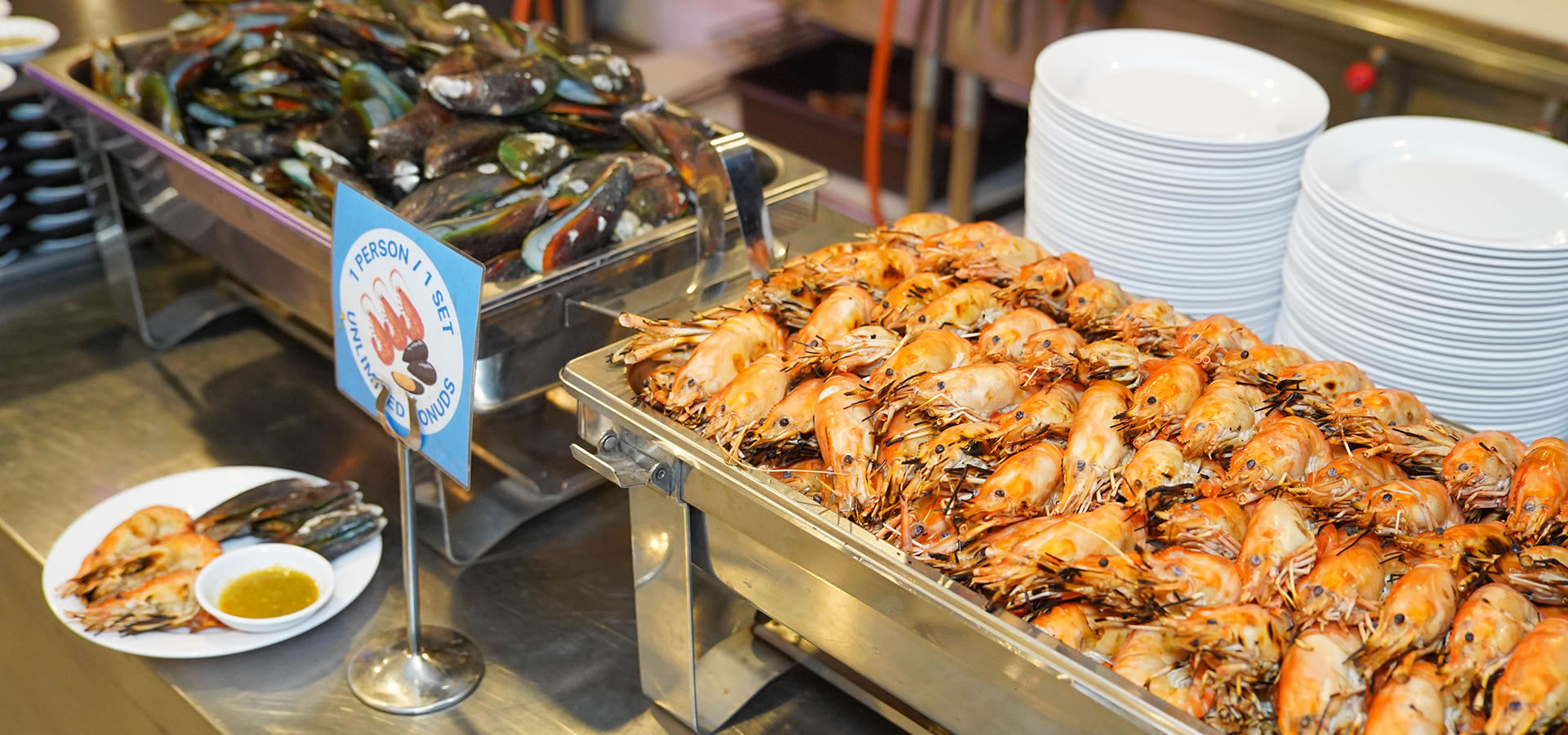 The Luxury White Dinner Cruise @ICONSIAM