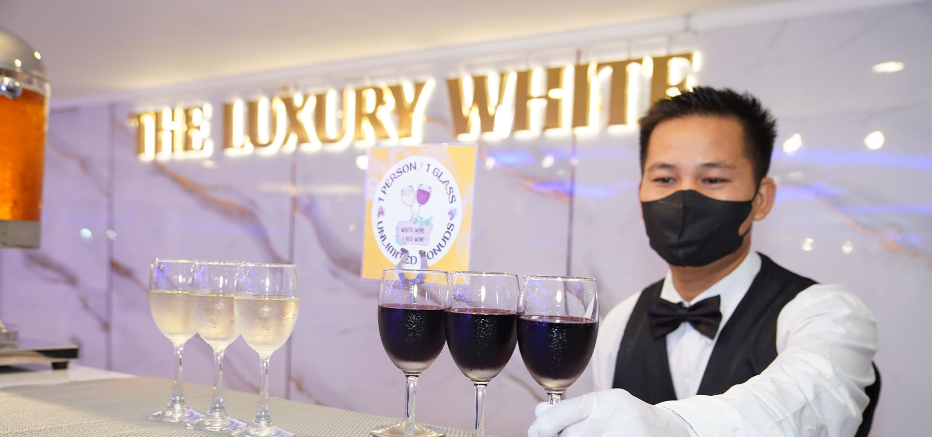 The Luxury White Dinner Cruise @ICONSIAM
